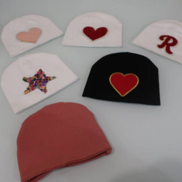 6 newborn hats, various colors. - Picture 1 of 1
